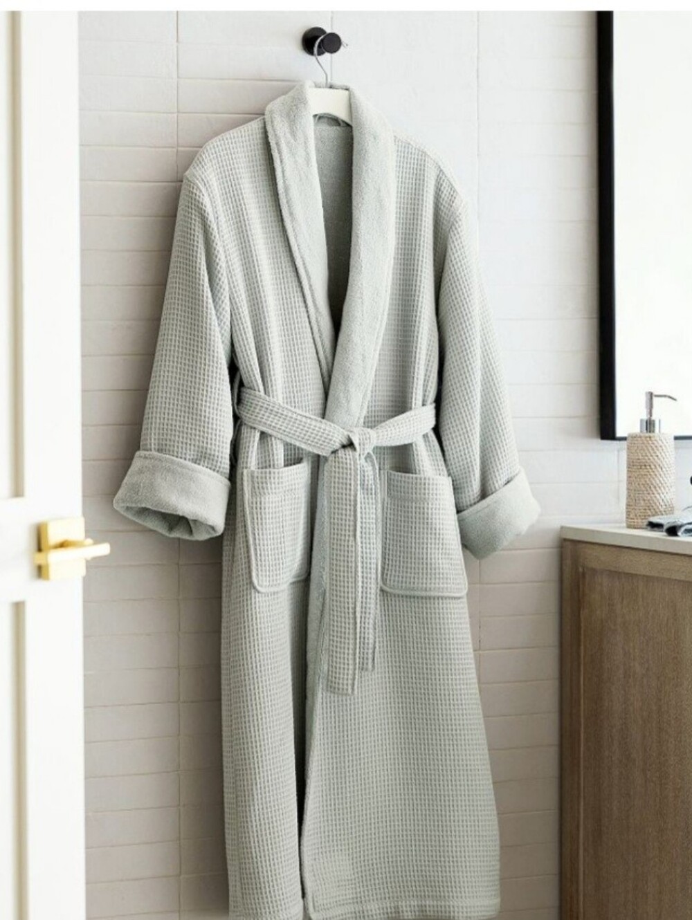 🐇 Pottery Barn White Cotton Waffle Bath Robe with Shawl Collar (NWT)
